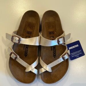 New Birkenstock Cream Sandals. Size 37.